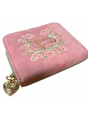 NWT Juicy Couture ‘Juicy In Bloom’ Velvet Embroidered Zip Wallet with Gold Charm